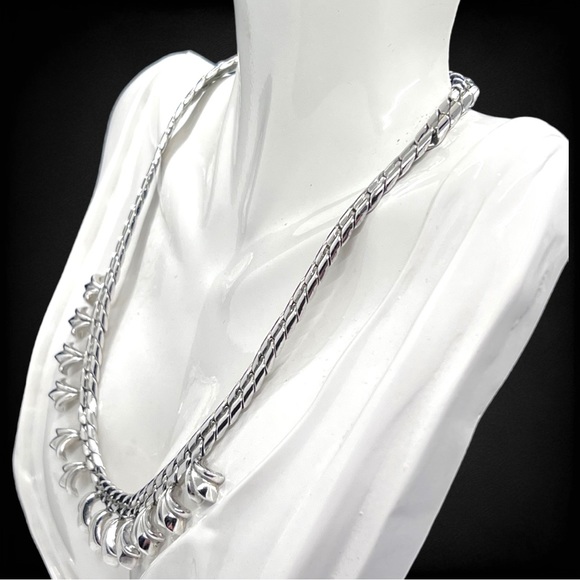 Vintage Coro Pegasus Des Pat Pending Chunky Silvertone Bib Necklace - Picture 3 of 8